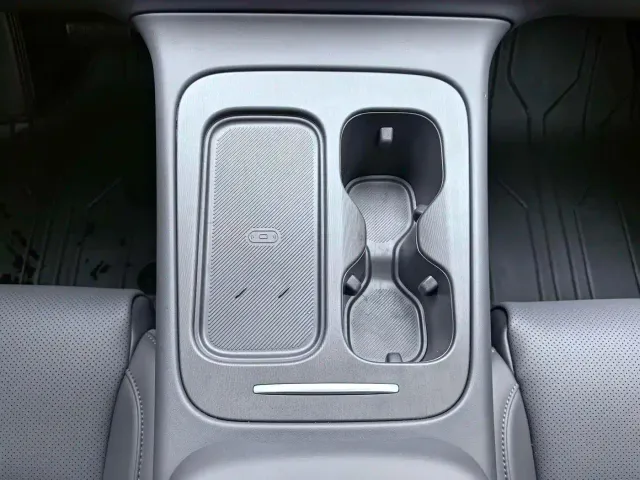 Leapmotor C10 — Фото автомобиля 9
