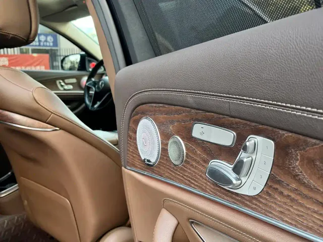 Mercedes-Benz E-Class — Фото автомобиля 15