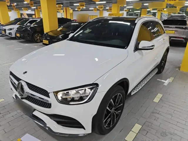 Фотография автомобиля — Mercedes-Benz GLC-Class