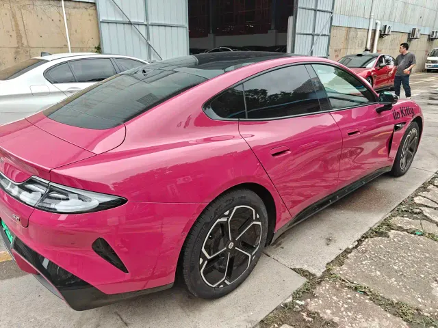 Xiaomi SU7 — Фото автомобиля 8