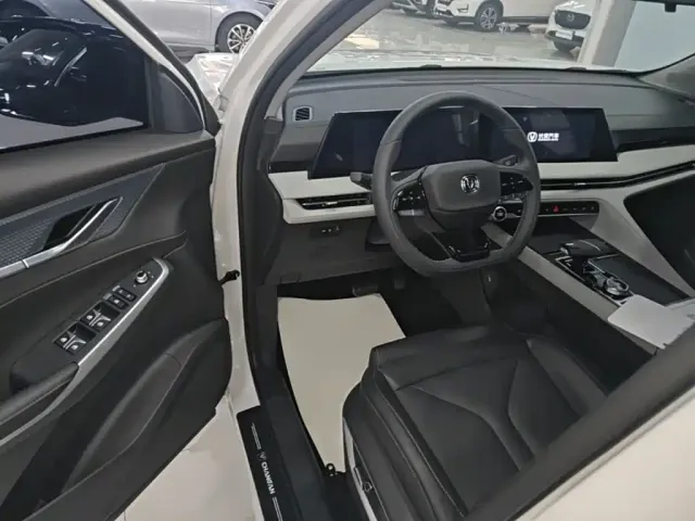 Changan CS75 Plus — Фото автомобиля 15