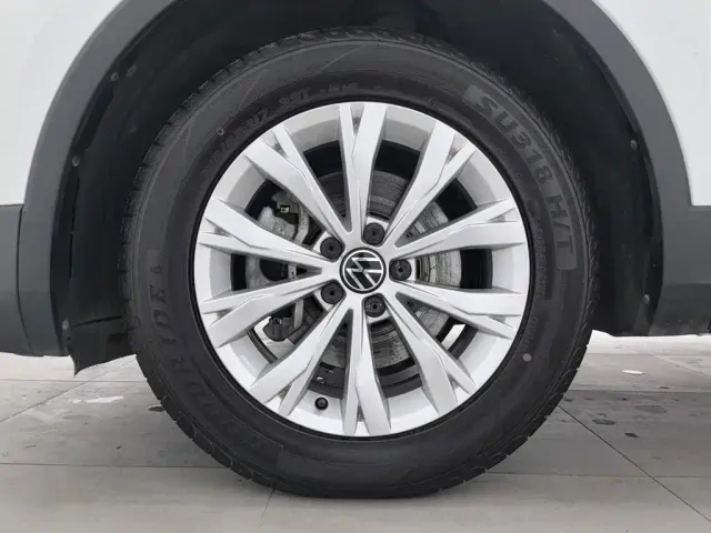Volkswagen Tiguan L — Фото автомобиля 17