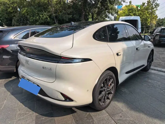 IM Motors LS6 — Фото автомобиля 4