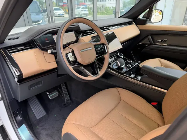 Land Rover Range Rover Sport — Фото автомобиля 6