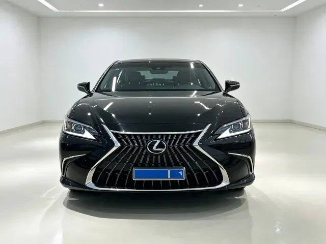Lexus ES — Фото автомобиля 2