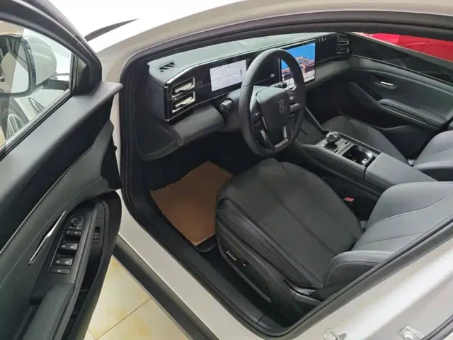 BYD Qin L — Фото автомобиля 15