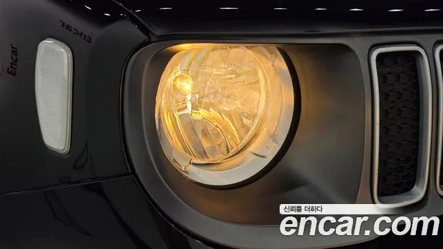 Jeep Renegade — Фото автомобиля 7