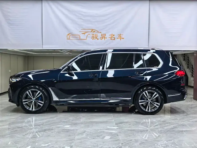 BMW X7 — Фото автомобиля 7
