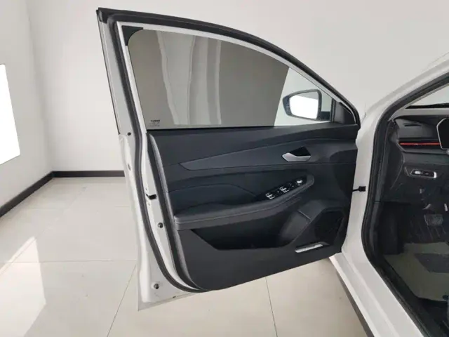 Geely Binrui — Фото автомобиля 7