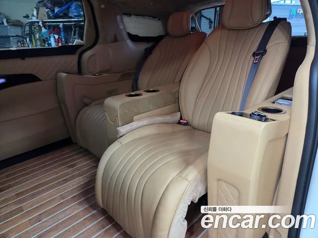 Kia Canival Carnival 4 поколение 9 мест Hi-Limousine(Спецкузов) — Фото автомобиля 18