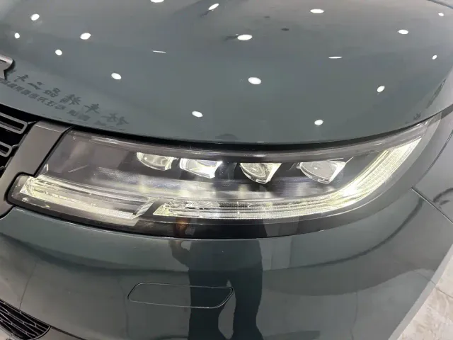 Land Rover Range Rover Sport — Фото автомобиля 9