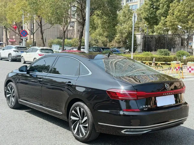Volkswagen Passat — Фото автомобиля 5