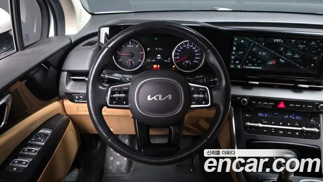 Kia Carnival Generation 4 — Фото автомобиля 14