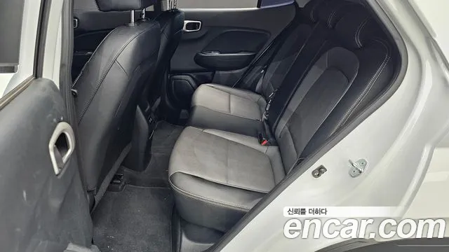 Hyundai Venue — Фото автомобиля 11