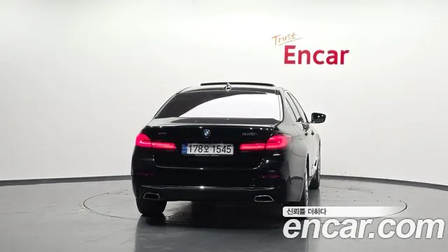BMW 5-Series 5 серия (G30) 530i xDrive Luxury — Фото автомобиля 4