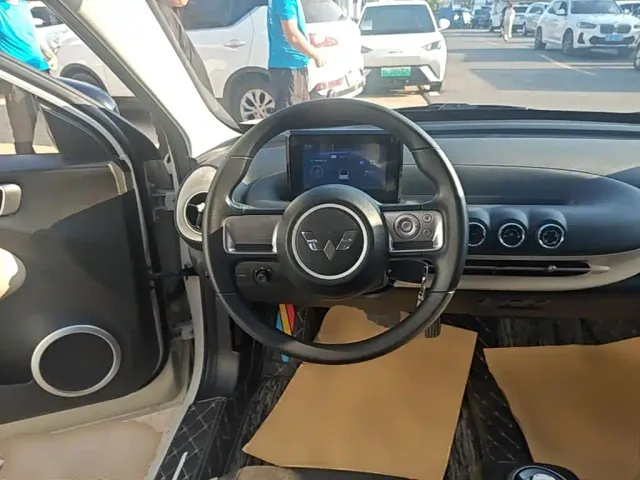Wuling Bingo — Фото автомобиля 10