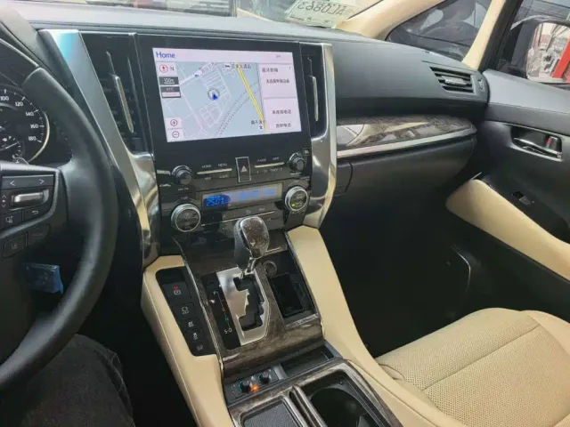 Toyota Alphard — Фото автомобиля 10