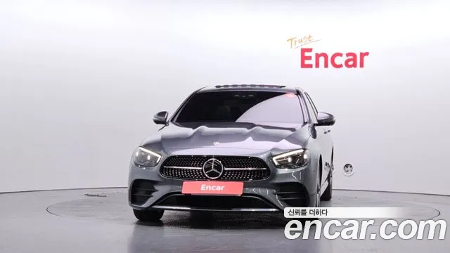 Mercedes-Benz E-Class — Фото автомобиля 2