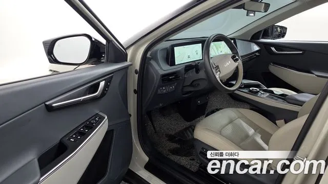 Kia EV6 — Фото автомобиля 10