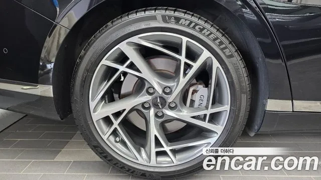 Genesis G90 Бензин 3.5 турбо AWD — Фото автомобиля 5