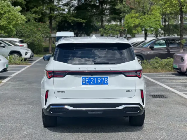 Geely Jiaji — Фото автомобиля 5