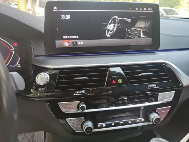 BMW 5 Series — Фото автомобиля 14