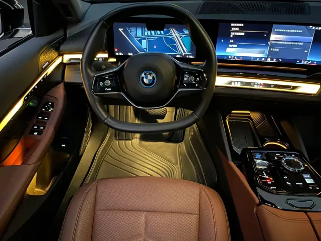 BMW i5 — Фото автомобиля 12