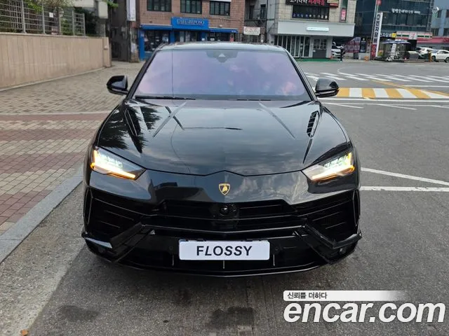 Lamborghini Urus — Фото автомобиля 3