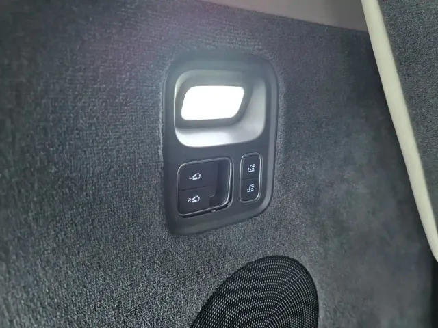 Li Auto MEGA — Фото автомобиля 13