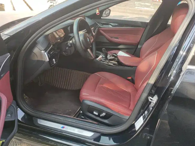 BMW 5 Series — Фото автомобиля 9