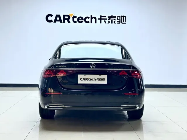 Mercedes-Benz E-Class — Фото автомобиля 5
