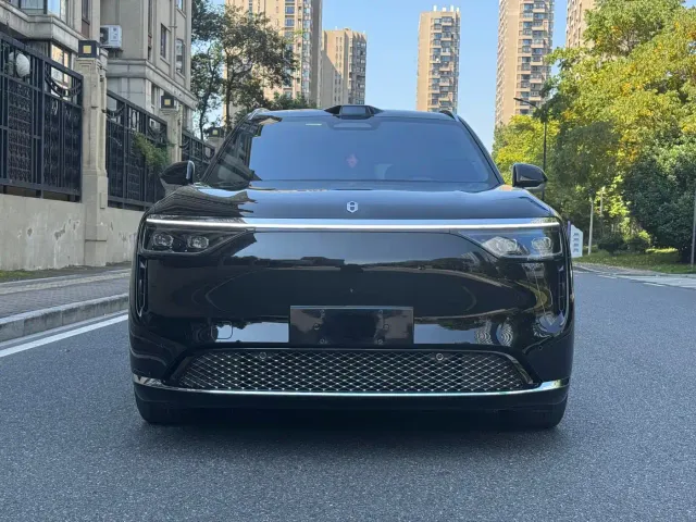 Aito M8 — Фото автомобиля 2