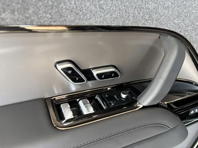 Land Rover Range Rover Sport — Фото автомобиля 11