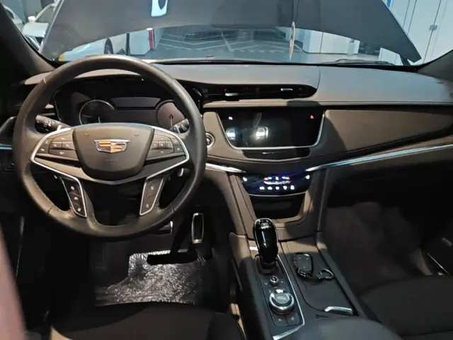 Cadillac XT5 — Фото автомобиля 9
