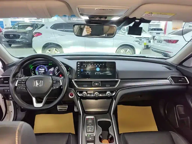 Honda Accord — Фото автомобиля 9