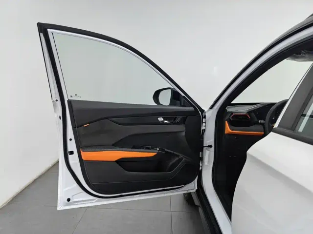 Dongfeng Yixuan GS — Фото автомобиля 8