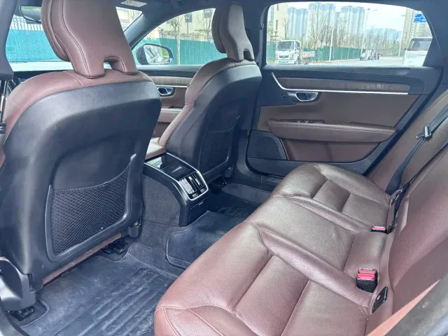 Volvo S90 — Фото автомобиля 6