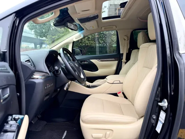 Toyota Vellfire — Фото автомобиля 7