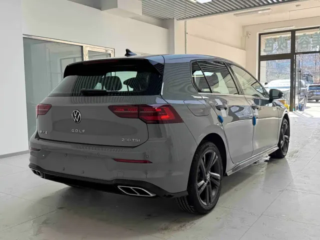 Volkswagen Golf — Фото автомобиля 6