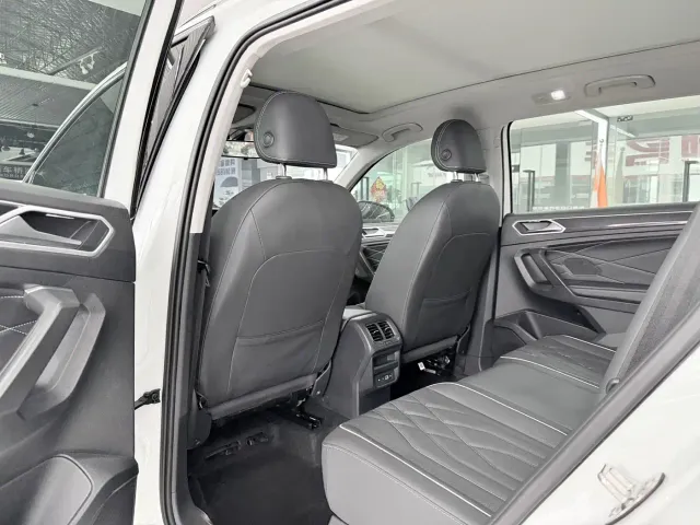Volkswagen Tiguan L — Фото автомобиля 5