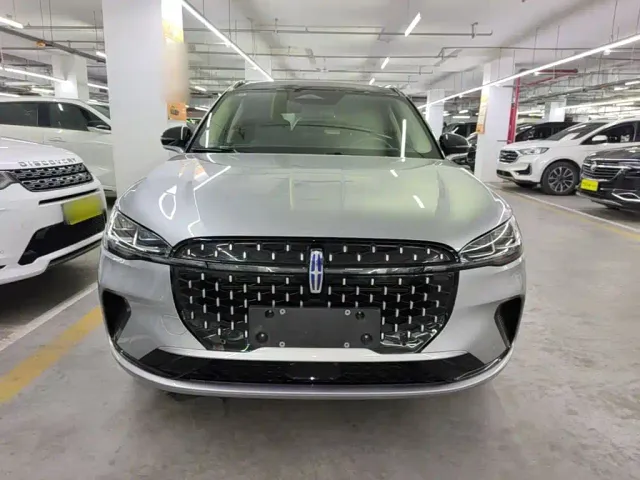 Lincoln Corsair — Фото автомобиля 2