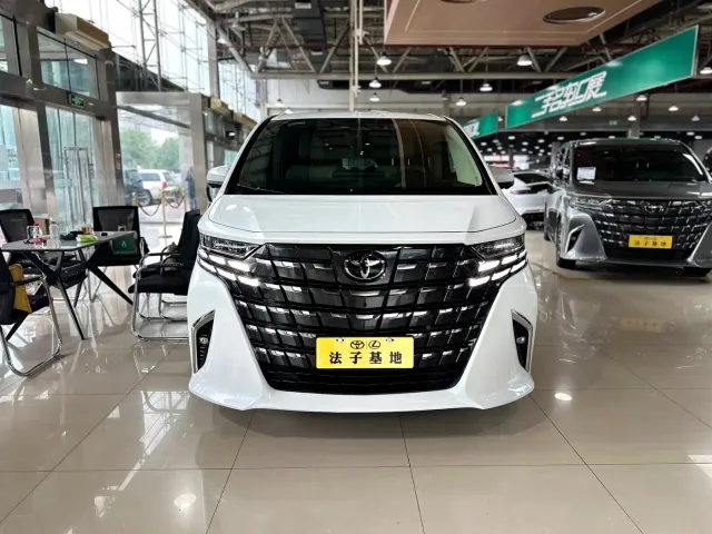 Toyota Alphard — Фото автомобиля 2