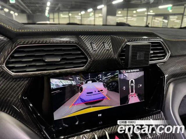 Lamborghini Urus — Фото автомобиля 8