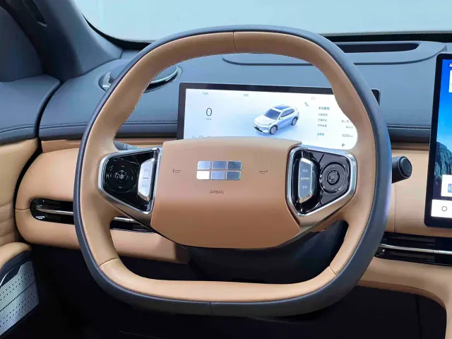 Geely Galaxy Starship 7 EM-i — Фото автомобиля 25