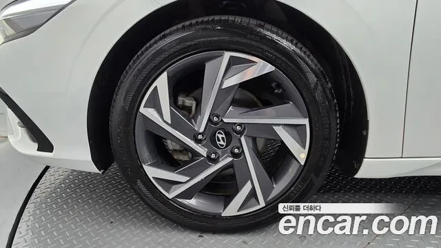Hyundai AVANTE Новый Avante (CN7) — Фото автомобиля 5