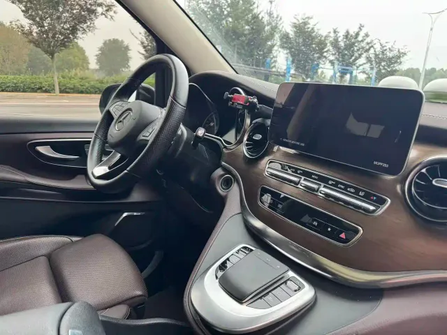 Mercedes-Benz V-Class — Фото автомобиля 6