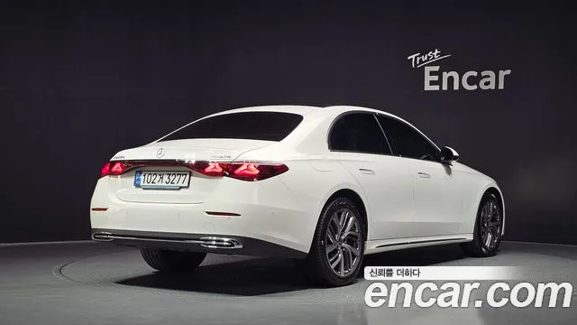 Mercedes-Benz E-Class — Фото автомобиля 2