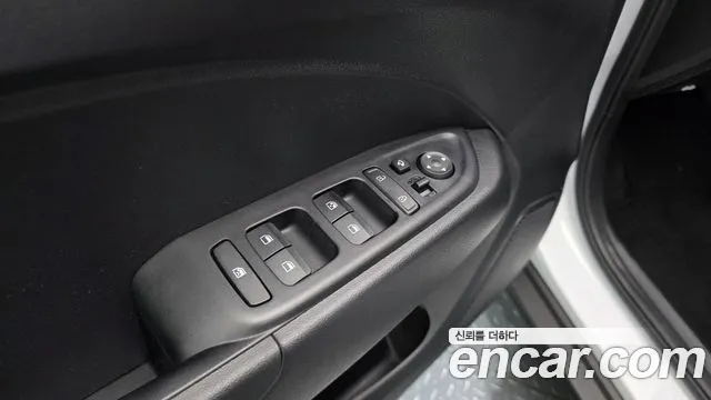 Hyundai Venue — Фото автомобиля 30