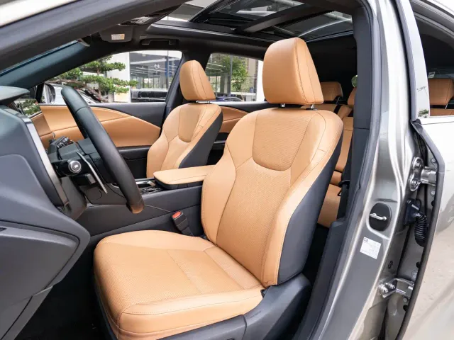 Lexus RX — Фото автомобиля 11