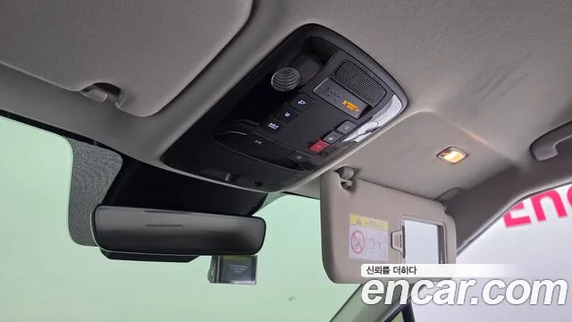 Kia Carnival Generation 4 — Фото автомобиля 20